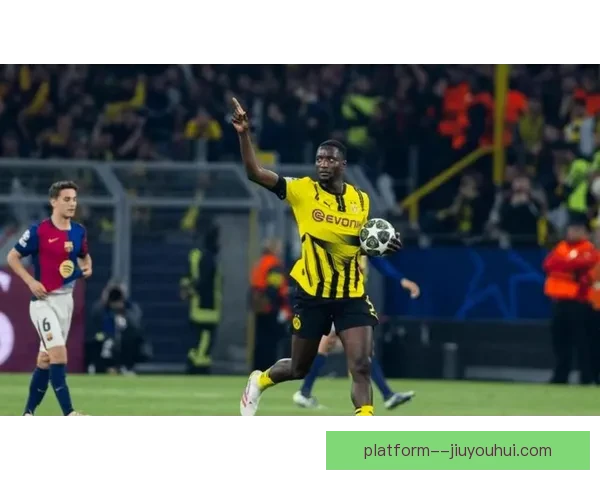 吉拉西德甲狂砍28球触发解约金正式加盟多特蒙德