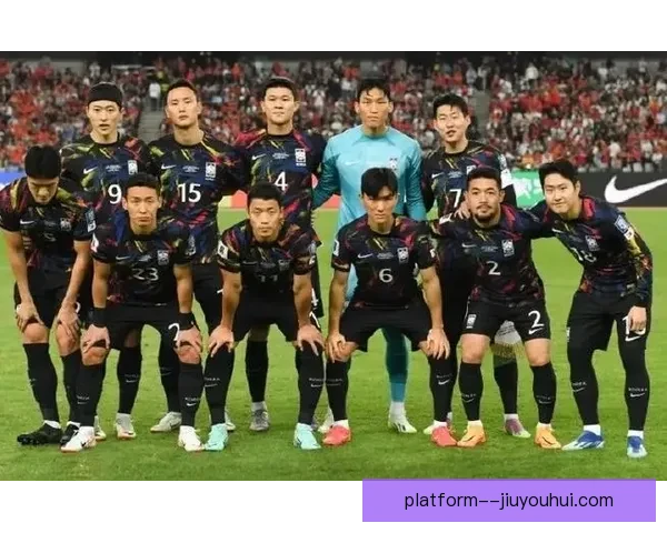 孙兴慜对阵里昂欧冠比赛中攻防两端影响力深度解读与价值分析 孙兴慜对阵里昂欧冠比赛中攻防两端影响力深度解读与价值分析